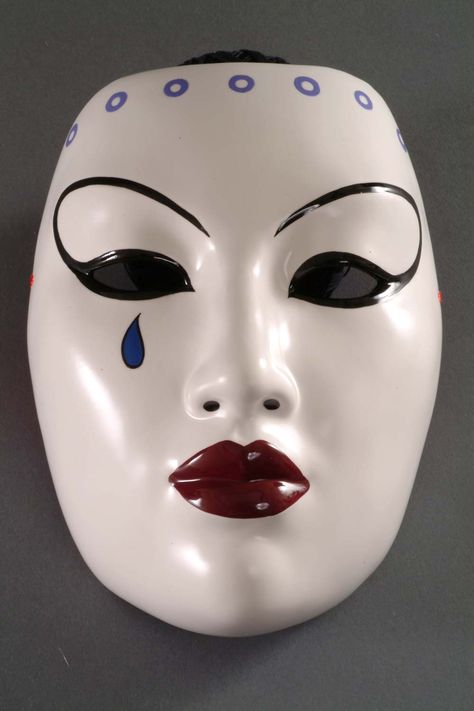 Painted mask Kabuki Mask, Japanese Noh Mask, Blank Mask, Mascaras Halloween, Noh Mask, Art Mask, Clown Mask, Makeup Hacks Beauty Secrets, Japanese Mask