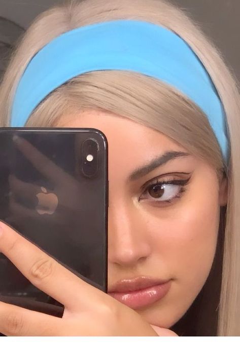 Find Your Perfect Hairstyle Inspiration | Transform Your Look Today Cindy Kimberly, Mirror Pics, Powerpuff Girls, Aesthetic Makeup, Mirror Mirror, Bandanas, Makeup Inspo, Hair Looks, Hair Trends