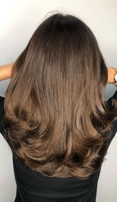 Cute Layered Haircut Mid Length Face Framing, Brown Balayage Layers, Face Framing No Layers, Haircuts Shoulder Length Layers, Leyera Haircut, Haircut Layers Long, Layered Haircut Long Hair, Layered Shag Haircut, Haircut Butterfly