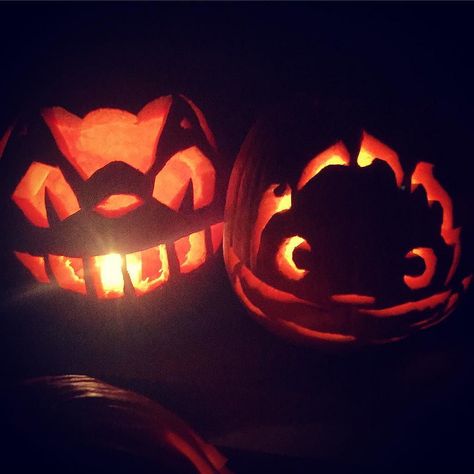 This is Halloween!  Studio Ghibli edition. #CatBus #Calcifer #Carvingz by thixotropic Pumpkin Carving Calcifer, Calcifer Pumpkin Carving, Calcifer Pumpkin, Halloween Studio Ghibli, Studio Ghibli Pumpkin Carving, Studio Ghibli Pumpkin, Pumpkin Idea, Cat Bus, Halloween Pumpkin Stencils