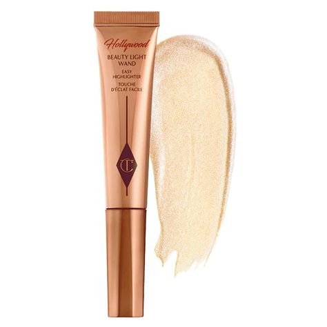 Charlotte Tilbury Highlighter, Color Spotlight, Hollywood Beauty, Charlotte Tilbury Makeup, Makeup List, Christmas Beauty, Liquid Highlighter, Makeup Needs, Makeup Must Haves