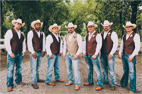 Remove the hats n turn the groomsmen vest black n the groom's white n I love this look. We're thinking dark jeans but faded looks good too. Vestidos Country, Rustic Wedding Attire, Groomsmen Vest, Mode Country, Groomsmen Looks, Mens Wedding Attire, Groomsmen Photos, Cowboy Wedding, Camo Wedding