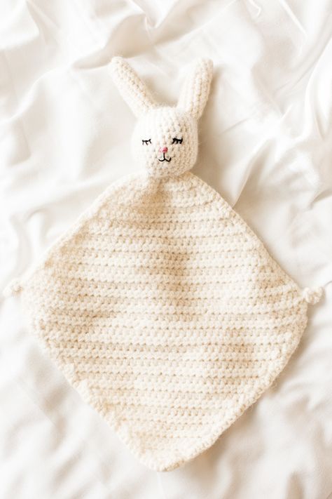 Crochet Bunny Buddy Blanket-5979 Crochet Bunny Blanket, Diy Finger Knitting, Crochet Lovey Free Pattern, Finger Knitting Projects, Hand Crocheted Blanket, Bunny Lovey, Bunny Blanket, Lovey Pattern, Crochet Lovey