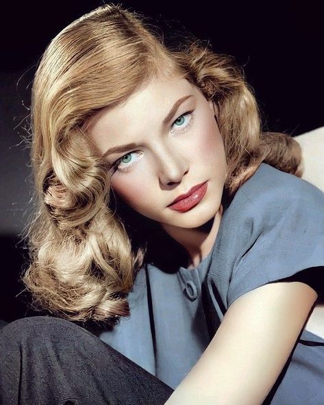 50s Hair, Vintage Hairstyles For Long Hair, Bogie And Bacall, 50s Hairstyles, Pin Up Looks, Classic Hollywood Glamour, Extension Hair, Queen Aesthetic, Classic Movie Stars