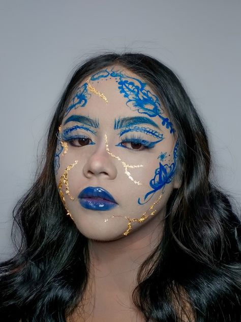 Fine China Makeup, Porcelain Makeup Look, Kintsugi Makeup, Kintsugi Aesthetic, Porcelain Makeup, Dragon Makeup, Christmas Formal, Geisha Makeup, Fish Makeup