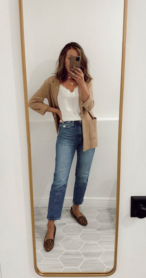 Mums Outfit Ideas, Working Mum Outfit, Casual Mum Outfit Spring, Mom Work Outfits, Fall Work From Home Outfits, Relaxed Business Casual Work Outfits, Jeans To Work Outfit, Summer To Fall Transition Outfits Work, Summer Work Casual Outfits