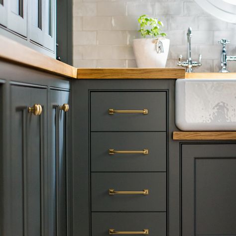 Iconic oval knobs paired with the clean lines of our Dapper pull. Unlacquered polished brass with the warm tones of butcher block. Cabinetry design by @cscabinetry Kitchen Renovation Inspiration, Traditional Cabinet, Brass Cabinet Hardware, Kitchen Refresh, Traditional Style Homes, Traditional Cabinets, Cabinetry Design, Humble Abode, Cabinet Handles