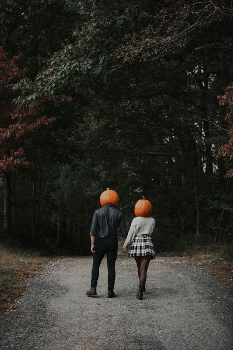 Creative Pumpkin Head Couples Photoshoot IdeasCapture the spooky season with a fun and creative pumpkin head couples photoshoot. Perfect for adding a unique twist to your Halloween memories! 🎃📸✨ #PumpkinHead #CouplesPhotoshoot #HalloweenInspiration #SpookySeason #CreativePhotography Photoshoot Ideas Halloween, Pumpkinhead Photoshoot, Pumpkin Head Photoshoot, Head Photoshoot, Pumpkin Photography, Pumpkin Patch Photoshoot, Unique Couple Halloween Costumes, Pumpkin Pictures, Biker Photoshoot