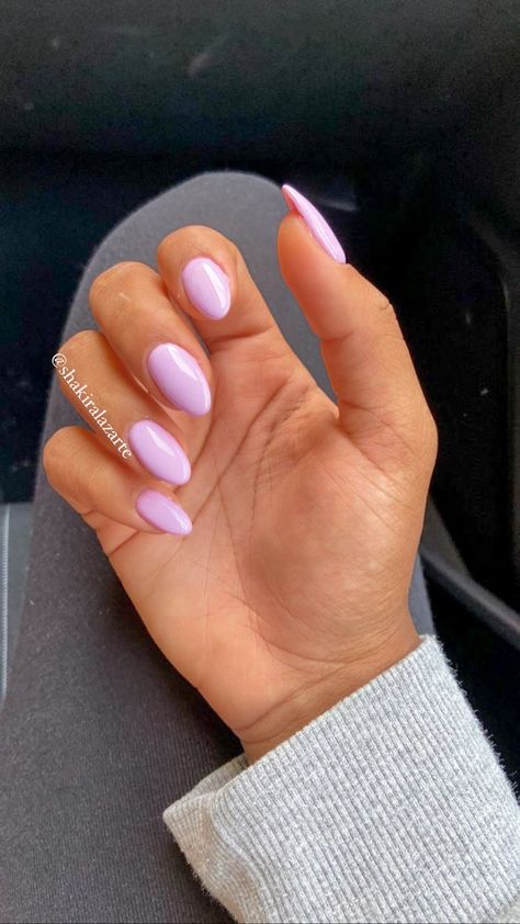 Lilac Nail Inspiration, Pretty Spring Nails 2023, Almond Nails Acrylic Short, Almond Acrylic Nails Lilac, Short Lilac Gel Nails, Feminine Dip Nails, Solid Light Color Nails, Classy Vacay Nails, Oval Nails Lilac