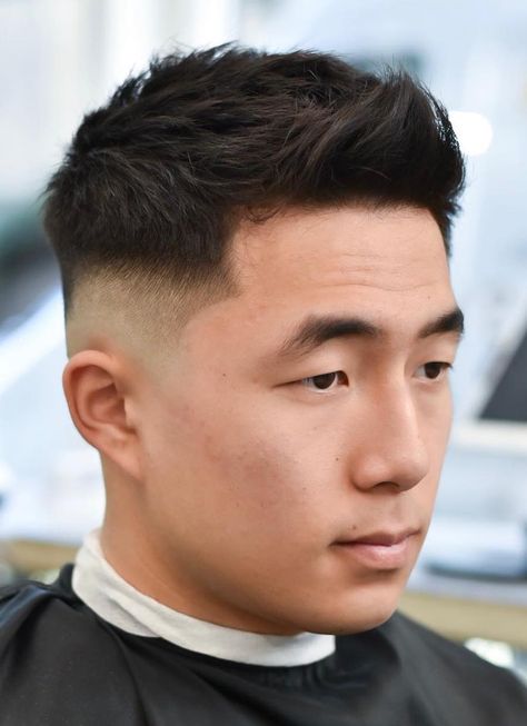 Triangular Brush Up - Asian men’s hairstyles are all about taking the ordinary and making it a bit fancy. The triangular brush up on the front here does just that. Asian Hair Undercut, Asian Undercut, Asian Men Short Hairstyle, Japanese Men Hairstyle, Men Undercut, Japanese Haircut, Asian Hairstyles, Trendy We Fryzurach, Asian Men's Hairstyles