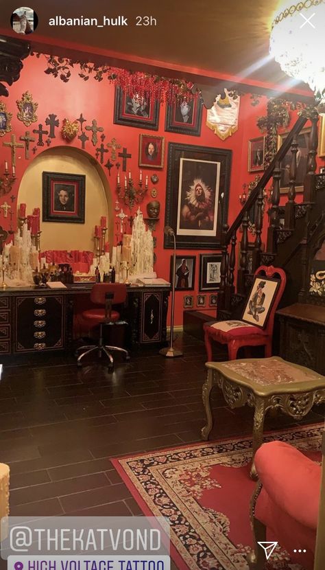 Dark Home Decor, Goth Home Decor, Dream House Rooms, Pretty Room, Apartment Decor Inspiration, Dream Room Inspiration, Gothic Home Decor, Dream House Decor, Room Aesthetic