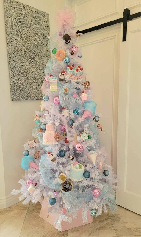 Complete Candy Christmas Tree Kit Candy Land Cake Pastel - Etsy Candy Land Cake, Candyland Cake, Christmas Tree Kit, Candy Christmas Tree, Candy Tree, Pastel Christmas, Christmas Tree Inspiration, Candy Christmas, Candy Christmas Decorations