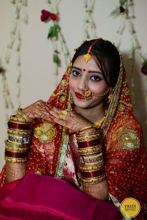 Dulhan Closeup, New Dulhan Pose, Wedding Dulhan Pose, Dk Photography, Marriage Poses, Casual Sporty Outfits, Indian Bride Photography Poses, Indian Wedding Poses, Indian Wedding Bride