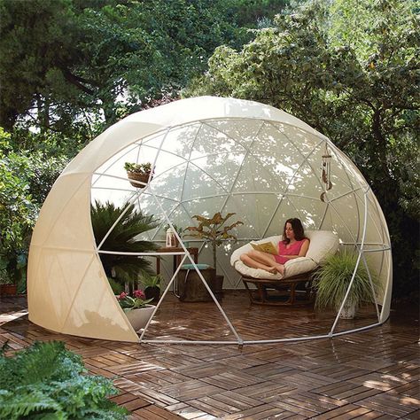 Amazon Is Now Selling An Igloo You Can Build In Your Backyard | Bored Panda Backyard Playhouse Ideas, Serre Diy, Garden Igloo, Backyard Playhouse, Bubble Tent, Canopy Cover, Diy Greenhouse, Dome Tent, Geodesic Dome