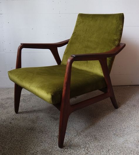 Midcentury Modern Arm Chair, Mid Century Arm Chair, 60s Bedroom Ideas, Mid Century Chairs Living Room, 60s Armchair, Parker Knoll Chair, Vintage Arm Chair, Knoll Chair, 60s Bedroom