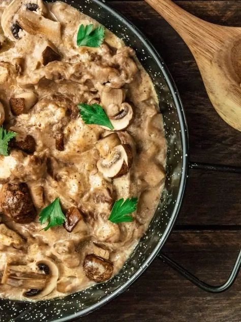 Ina Garten Beef Stroganoff - Half-Scratched Boneless Ribs, Ground Beef Stroganoff, Mushroom Stroganoff, Stroganoff Recipe, Salad Pasta, Beef Stroganoff, Pesto Pasta, Mushroom Recipes, Tortellini