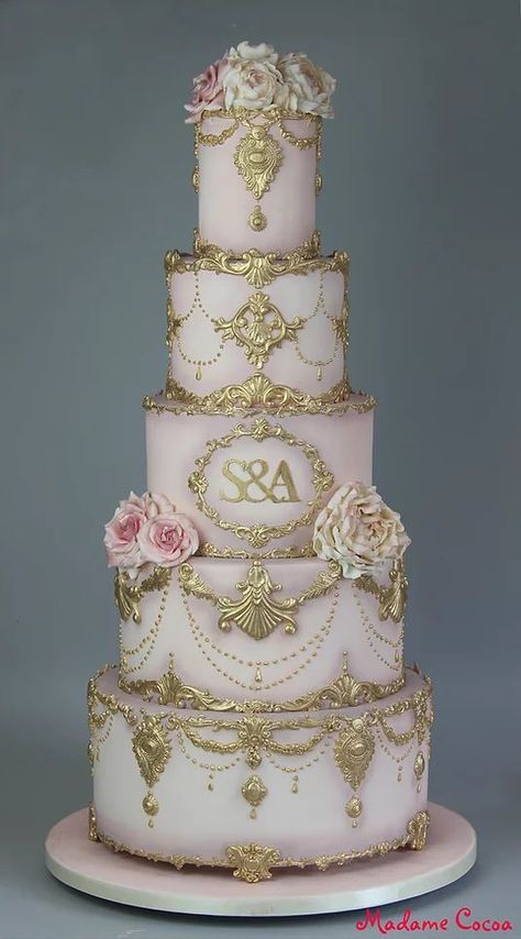 Pakistani Wedding Cake, Cake Quinceanera, Glamorous Wedding Cakes, Quince Cakes, Quince Cake, Extravagant Wedding Cakes, Era Victoria, Royal Wedding Cake, Quinceanera Pink