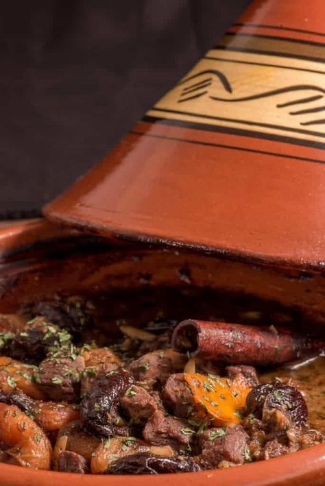 Moroccan Tagine (Lamb with prunes, apricots and honey) Tagine Lamb, Lamb Tagine Recipe, Arabisk Mad, Tajin Recipes, Lamb Tagine, Moroccan Couscous, Moroccan Tagine, Moroccan Cooking, Moroccan Recipes