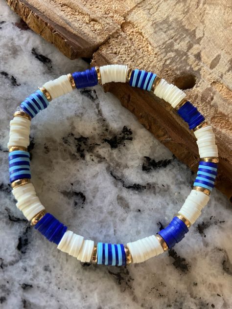 Cute Clay Bead Anklet Ideas, Clay Beads Friendship Bracelet Ideas, Clay Bead Jewelry Diy, Clay Bead Summer Bracelets, Clay Bead Necklaces Ideas Summer, Blue Heishi Bracelet Ideas, Fun Clay Bead Bracelet Ideas, Summer Clay Bead Ideas, Blue Clay Bracelet Ideas