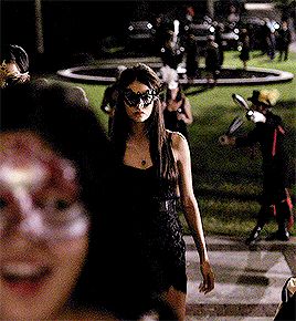 daily katherine pierce Kathrine Pierce Masquerade Ball, Kathrine Pierce Masquerade, Katherine Pierce Masquerade Ball, Katherine Pierce Masquerade, Scream 5, Halloween Fits, Pfp Gif, Pfp Pics, Biker Aesthetic