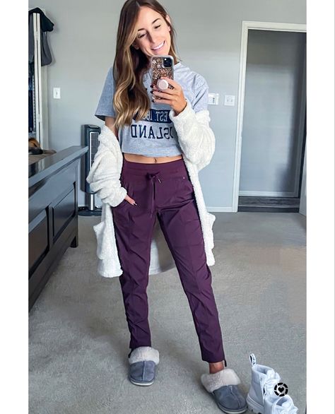 Lululemon Jogger Dupes- only $32 vs. $98! TTS, wearing an XS, comes in tons of colors! Links in LTK #lululemon #dupes #dupe #styleblogger #bloggerstyle #amazon #founditonamazon #amazonfashion #amazonstyle #comfystyle #jogger #affordablestyle #LTKunder50 #LTKstyletip #LTKfit @liketoknow.it #liketkit http://liketk.it/30z0y Lulu Lemon Studio Pants Outfit, Lulu Lemon Joggers Outfit, Lululemon Joggers Outfit, Lululemon Jogger Outfit, Lulu Lemon Joggers, Lululemon Dance Studio Pants Outfit, Lululemon Dance Studio Jogger, Albion Fit, Lululemon Joggers