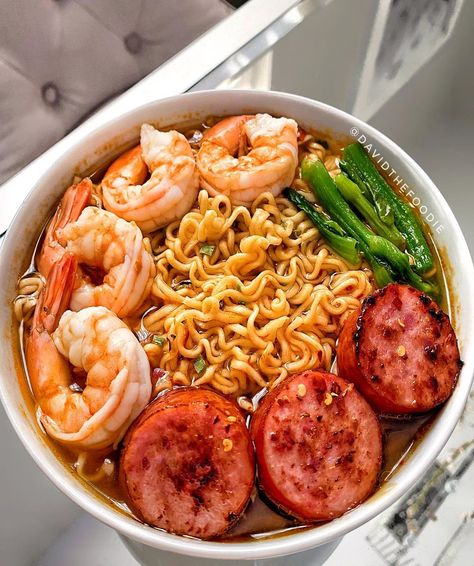 20.8k Likes, 215 Comments - David H. Chiem (@davidthefoodie) on Instagram: “Spicy noodles with shrimp and kielbasa! 🍜🍤🍖  📝 Ingredients for 1 serving: • 1 serving of ramen…” Shrimp And Sausage Ramen, Shrimp And Kielbasa, Sausage Ramen, Noodles With Shrimp, Kimchi Noodles, Spicy Kimchi, Shrimp And Sausage, Ramen Noodle Recipes, Spicy Noodles