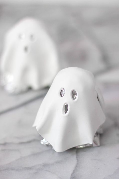 DIY CLAY GHOSTS FOR HALLOWEEN - Why Don't You Make Me? Miniature Ghost Diy, Model Magic Ghost, Air Dry Clay Ghost Tea Light, Foam Clay Halloween, Paper Mache Ghosts Diy, Clay Ghosts Diy, Clay Ghost Diy, Halloween Air Dry Clay Ideas, Air Dry Clay Ghost