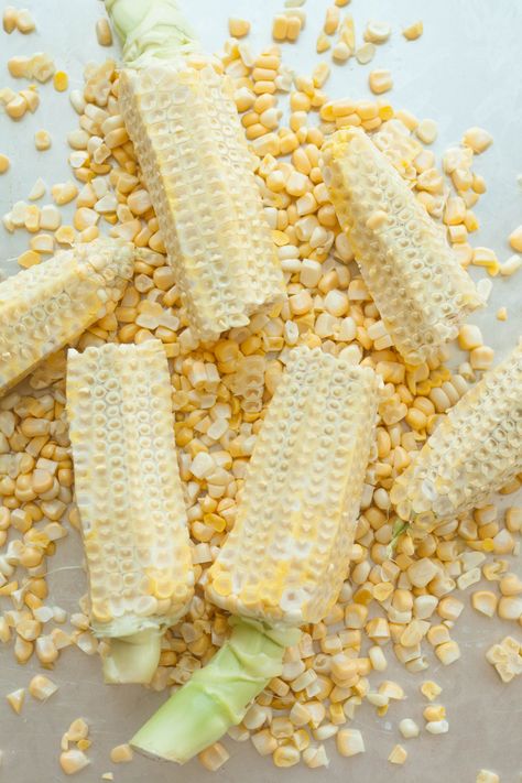 Please Don't Throw Away Your Naked Corn Cobs — Oh So Corny! Corn Cob Jelly, Sweet Corn Soup, Dried Corn, Corn Soup, Creamed Corn, Corn Recipes, Corn On The Cob, Corn On Cob, Fresh Corn