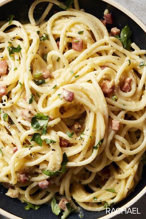 Creamy carbonara combined with salty crisp bits of pancetta make Rach's Carbonara Bucatini from her latest cookbook, "Rachael Ray 50," an instant classic. Rachael Ray Pasta Recipes, Classic Carbonara Recipe, Pasta With Pancetta, Bucatini Recipes, Classic Carbonara, Spinach Fettuccine, Pancetta Recipes, Rachael Ray Recipes, Night Recipes