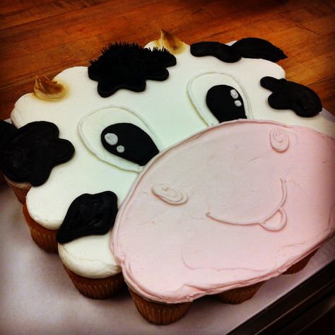 Pull Apart Cow Cupcakes, Cow Pull Apart Cupcake Cake, Cow Cupcake Cake, Cupcake Cow Cake, Cow Face Cupcakes, Highland Cow Pull Apart Cupcake Cake, Easy Cow Cake, Cow Cupcakes Ideas, Cow Themed Cupcake Cake