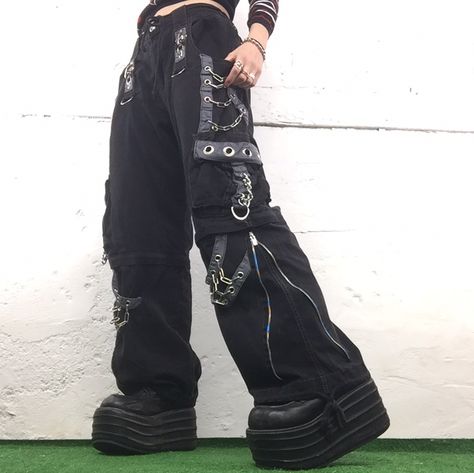 Alt Pants, Styl Emo, Alt Clothes, Fashion Aesthetics, Stage Costume, Estilo Punk, Alt Fashion, Alternative Outfits, Harajuku Fashion