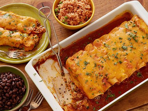 Simple Perfect Enchiladas recipe from Ree Drummond via Food Network Easy Comfort Food, Ree Drummond, Enchilada Recipes, Think Food, Paula Deen, Quesadillas, Mexican Dishes, Tex Mex, Main Meals