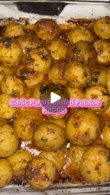 Brianna on Instagram: "Let��’s make some side dishes ! Garlic Parmesan Roasted Potatoes was one of our sides . Quick and easy to make and it goes with most Holiday meals or as an anytime meal ! Definitely put this on your list of Recipes to make . Follow DaEatzWitBri for more Recipes!! #recipes #holidayfood #holidayseason #tistheseason #christmas #dinnerideas #recipeoftheday #daeatzwitbri" Roasted Parmesan Potatoes, Garlic Baked Potatoes, Potatoes On The Stove, Garlic Parmesan Roasted Potatoes, Cook Potatoes, Baked Lemon Chicken, Garlic Parmesan Potatoes, Parmesan Roasted Potatoes, Potatoes In Oven