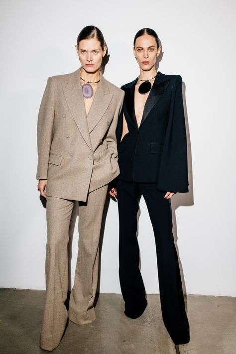 Vest Style Women, Michael Kors Fall, Fall 2023 Ready To Wear, 2023 Ready To Wear Collection, 2023 Ready To Wear, Womens Dress Suits, Smart Outfit, Fashion Trends Winter, Power Dressing