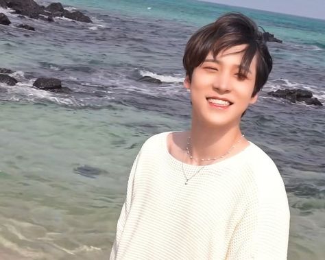 fenuno🌻 on Twitter: "… " Yunho Smiling, Ateez Memes, Jeong Yunho, Jeong Yun-ho, Love Club, Kim Hongjoong, Best Husband, Light Of My Life, One Team