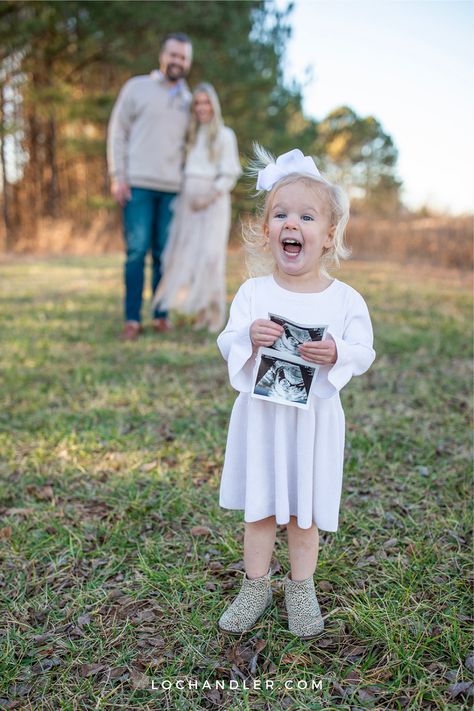 Gender Reveal Photoshoot With Family, 2nd Baby Photo Shoot Ideas, Family Gender Announcement Pictures, Maternity Announcement Pictures With Siblings, 2nd Baby Announcement With Toddler Fall, Family Of 4 Announcement, Summer Baby Announcement Photos, Family Maternity Announcement Pictures, Soon To Be Family Of 4 Announcement