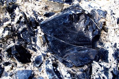 Blue Obsidian Meaning, Blue Obsidian Crystal Meaning, Obsidian Meaning, Crystal Identification, Blue Obsidian, Crystal Guide, Astral Travel, Crystal Light, Under The Lights