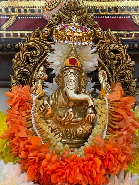 God Vinayaka Images Hd, Vinayaka Images, Lakshmi Narsimha, Buddha Wallpapers, Bappa Photo, Lord Buddha Wallpapers, Mehendi Decor Ideas, Ganpati Bappa Wallpapers, Mehendi Decor