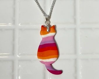 Lesbian Pride Jewellery, Lesbian Jewelry Fashion, Lesbian Crafts, Lesbian Accessories, Lesbian Necklace, Beaded Braclets, Easy Crochet Animals, Pride Bracelet, Cute Calendar