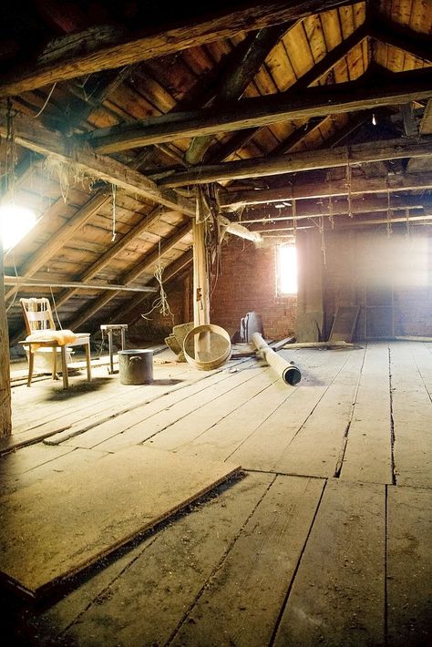 Abandoned Attic, Wooden Attic, Dollhouse Attic, Victorian Attic, Interior Sketching, Old Attic, Picture Story Prompts, 18th Century House, Pretty Furniture