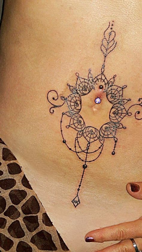 Belly Button Mandala Tattoo, Mandala Belly Tattoo, Around The Belly Button Tattoo, Around Belly Button Tattoos For Women, Navel Tattoos For Women, Cute Belly Tattoos, Tattoo Navel, Tattoo Ideas Elegant, Belly Button Tattoos For Women