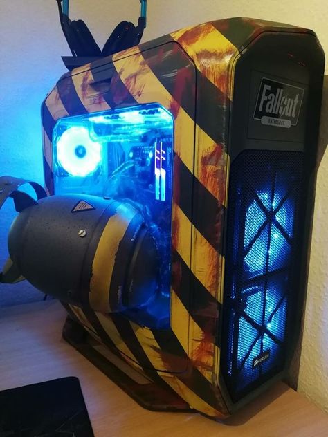 Fallout Pc Case, Cool Pc Builds, Fallout Furniture, Fallout House, Fallout Pc, Pc Themes, Fallout Theme, Gaming Cpu, Diy Pc Case