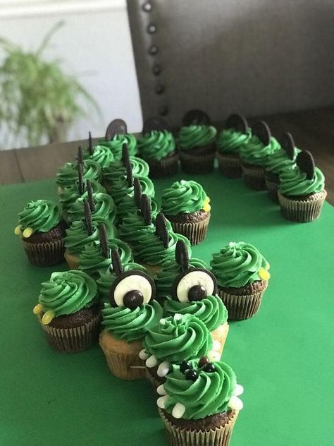 Amphibian Birthday Party, Alligator Cupcake Cake, Alligator Themed Food, Alligator Party Food, Jungle Party Cupcakes, Jungle Theme Cupcakes Safari Party, Crocodile Hunter Birthday Party, Jungle Journey Vbs 2024 Snacks, Alligator Birthday Party Ideas