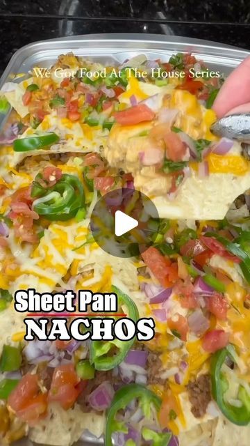 Brandy Gordon on Instagram: "Here’s another quick Super Bowl Snack that everyone will love! Sheet pan nachos are beyond easy to make. Melt some Colby Jack cheese with velveeta and rotel. Add in half of the seasoned beef. Layer the tortilla chips on a sheet pan with the remaining ground beef and some melted cheese. Then layer on shredded cheese repeat. Put it in the oven on 350 until the shredded cheese melts. Top with your favorite fresh toppings. Save this for some Super Bowl food inspo. Comment below if you have more questions about the recipe. What are you cooking for the Super Bowl??" Quick Superbowl Snacks, Velveeta And Rotel, Nacho Appetizer, Velveeta Rotel, Nachos Recipe Beef, Sheet Pan Nachos, Super Bowl Snack, Pan Nachos, Beef Nachos