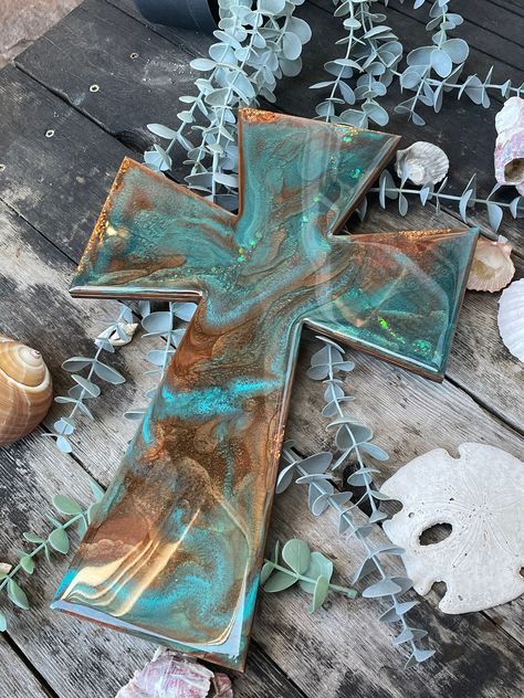 Christian Resin Art, Christian Resin Ideas, Wooden Crosses Diy, Diy Crosses, Resin Trinket Dish, Resin Cross, Beach Resin, Cross Wall Art, Wooden Crosses