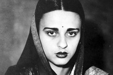 Amrita Shergill, Amrita Sher Gil, Freida Kahlo, Modern Indian Art, Avant Garde Artists, South Asian Art, Gallery Of Modern Art, Vintage India, Artist Biography