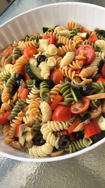 Tri Colored Pasta, Color Pasta Salad, Tri Color Pasta Salad, Pasta Salad With Italian Dressing, Ground Beef Breakfast, Tri Color Pasta, Colored Pasta, Pasta Italiana, Pasta Salad Italian