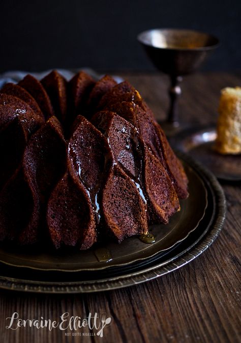 Honey Cake Rosh Hashanah, Chocolate Bundt, Challah Bread, Honey Cake, Jewish Recipes, Rosh Hashanah, Food Blogs, Roasted Carrots, Tea Cakes