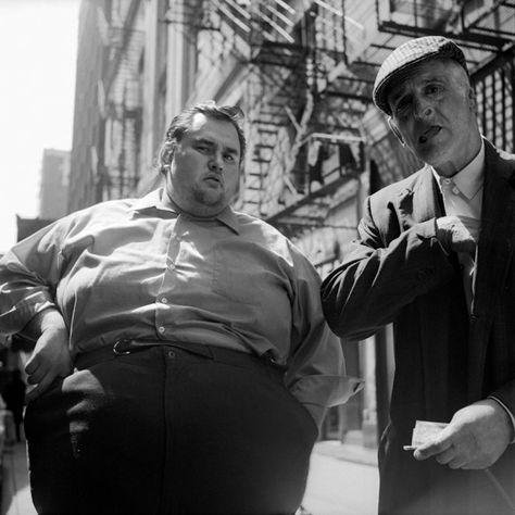 27 Juxtaposition Photography Examples | Definition | Ideas Vivian Maier Street Photographer, Vivian Mayer, Urban People, Andre Kertesz, Edward Weston, Diane Arbus, Robert Doisneau, Vivian Maier, Minimalist Photography