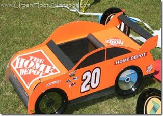 Aww, so cute! Matt Kenseth! (or Joey or Tony :I) I have always been jealous of kids who got NASCAR-themed parties :( Race Car Out Of Cardboard, Kindy 500, Race Car Costume, Cardboard Cars, Nascar Costume, Nascar Party, Car Costume, Cardboard Box Car, Hotwheels Birthday Party